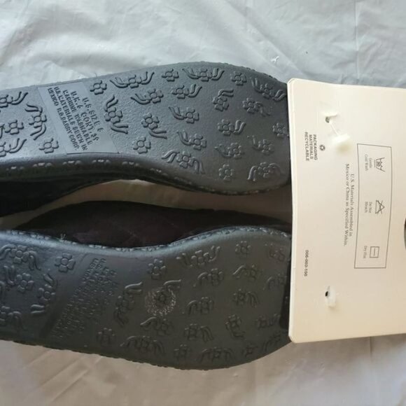 Sears Vintage Black Soft Cushioned Slipon Sz 8 Slipper - Picture 3 of 3